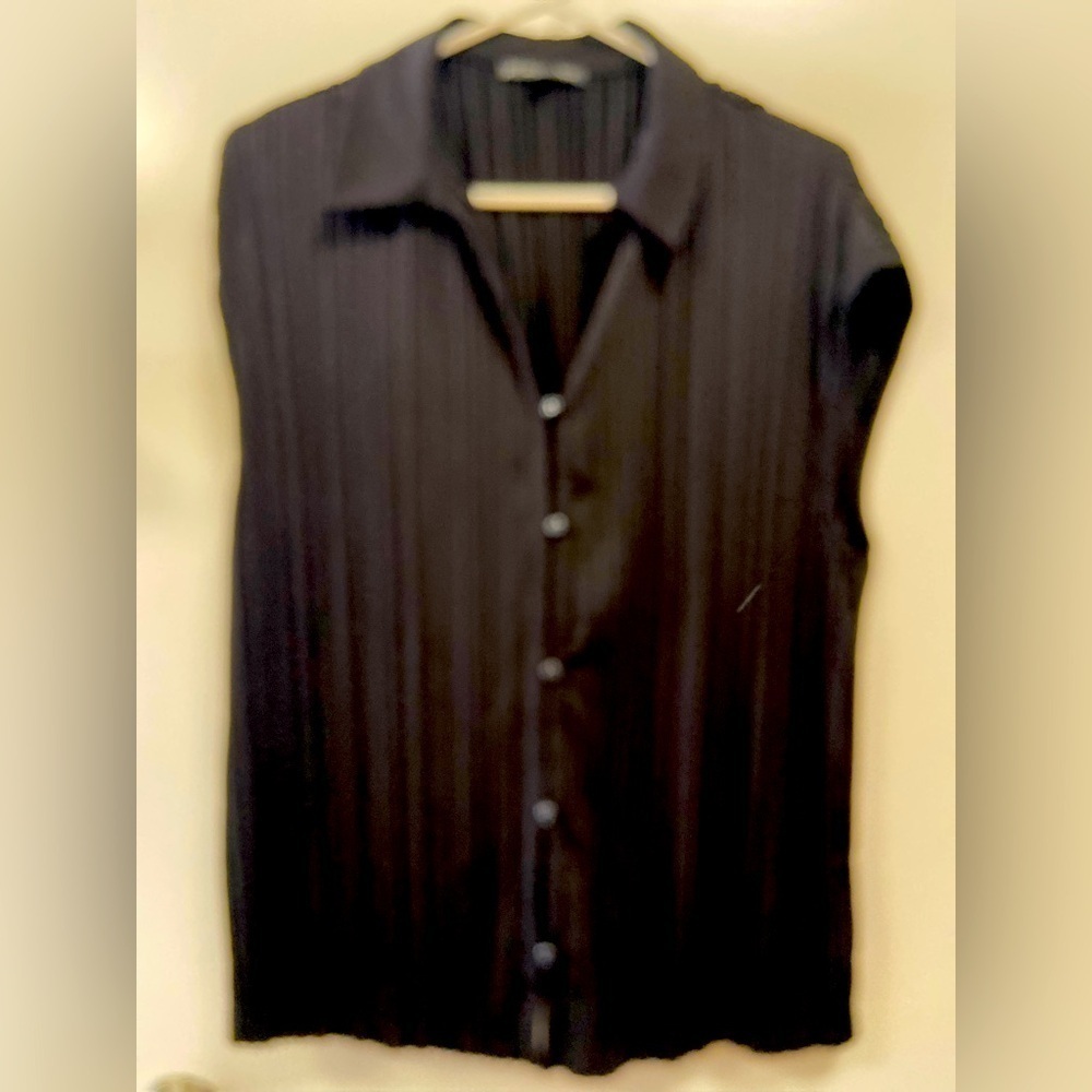 Adriana Papel sleeveless fancy top black pleated so pretty size med